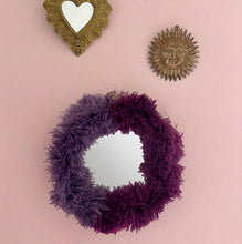 Load image into Gallery viewer, Miroir froufrous violet bicolore fait main au Maroc – vue 3