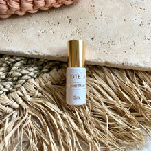 Load image into Gallery viewer, Roll-on Amber Musc