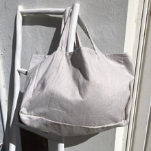 Load image into Gallery viewer, Cabas oversize greige en tissu chevron