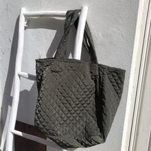 Load image into Gallery viewer, Cabas oversize kaki matelassé