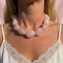Load image into Gallery viewer, Collier Perle doré en acier inoxydable – vue 2