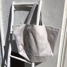 Load image into Gallery viewer, Cabas oversize greige en tissu chevron