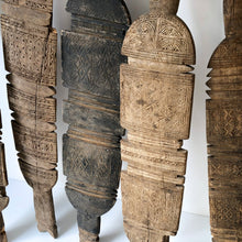 Load image into Gallery viewer, Ancien piquet de tente berbère