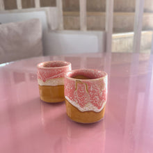 Load image into Gallery viewer, Tasse à café rose et moutarde
