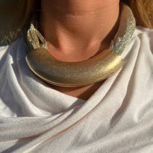 Load image into Gallery viewer, Collier Yasmine doré en acier inoxydable – vue 2
