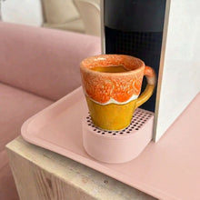 Load image into Gallery viewer, Tasse à café orange et moutarde | Anse
