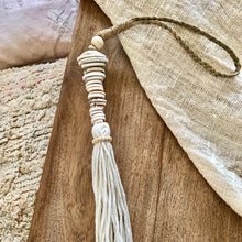 Load image into Gallery viewer, Suspension en coquillages | N°6
